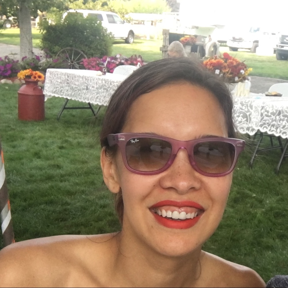 Meet your Posher, Ellie